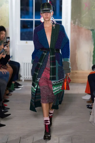 Look 15